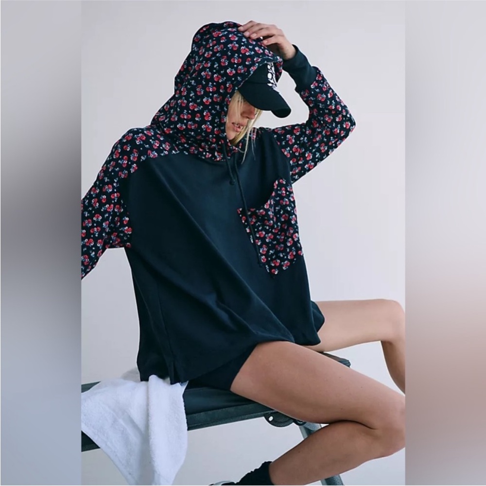NWT Free People Movement Hot Shot Printed Hooded Layer Ditsy Floral Print S